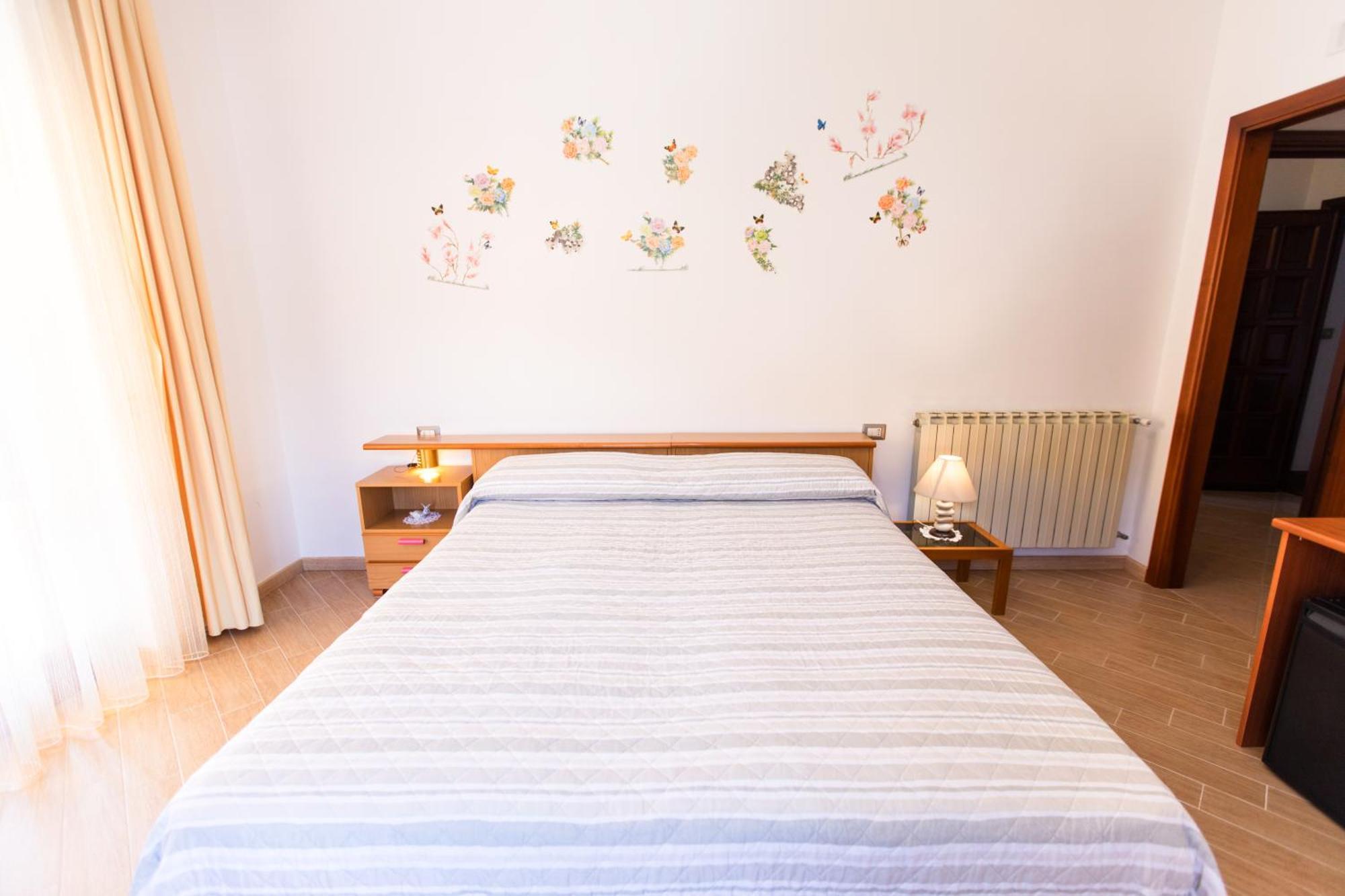 Sant'Anna Bed & Breakfast Аджерола Экстерьер фото
