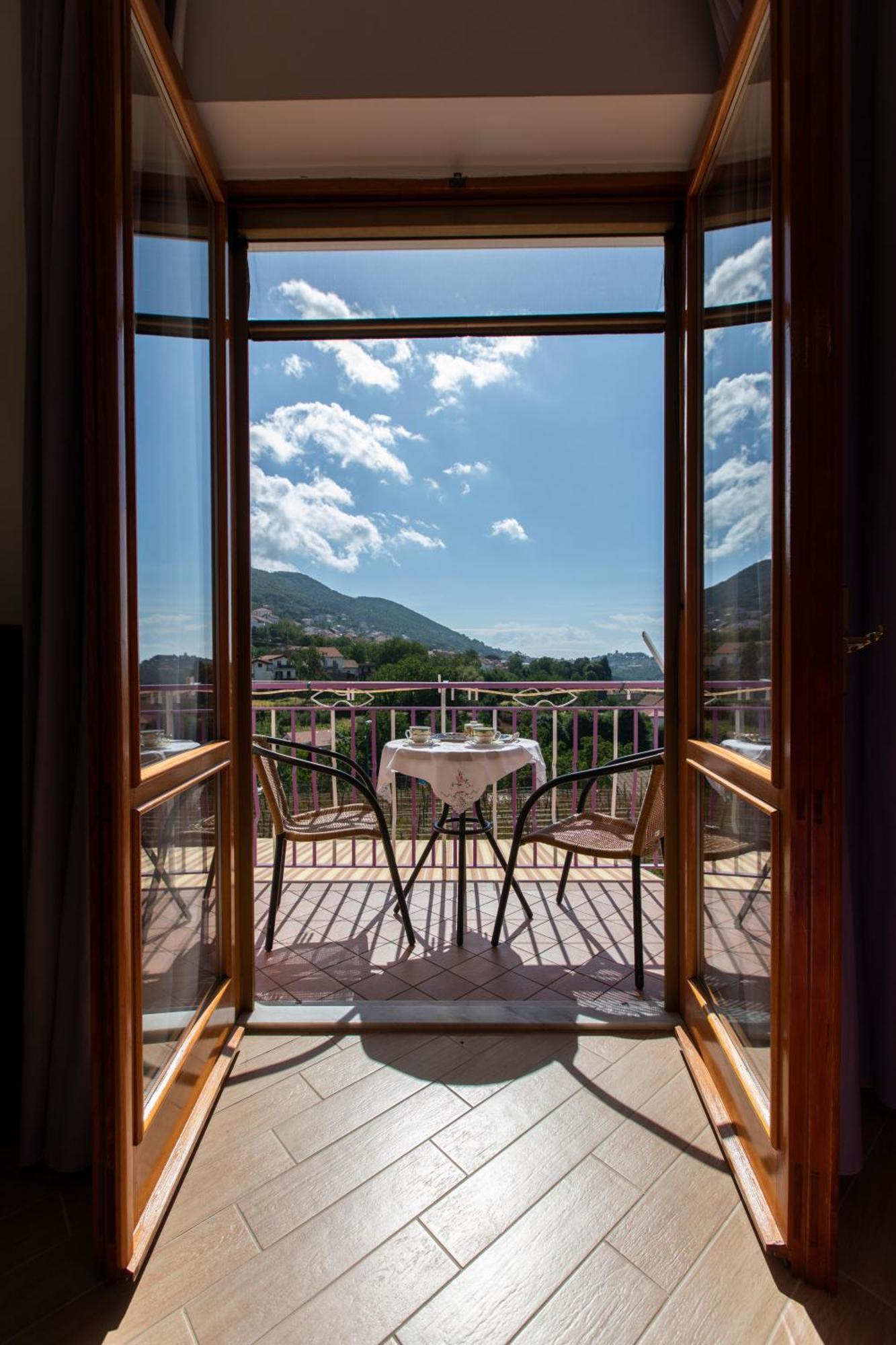 Sant'Anna Bed & Breakfast Аджерола Экстерьер фото